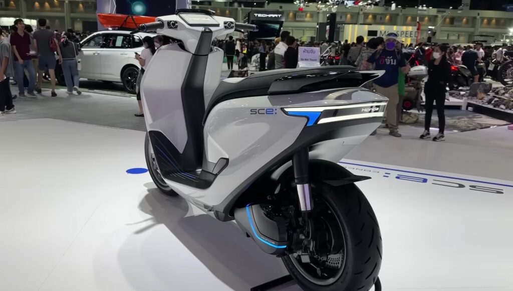 Honda Activa EV दिसंबर 2024 में होगी लॉन्च, एक बार चार्ज होने पर देगी 100km की रेंज अगले साल की शुरुआत में होगी डिलीवरी